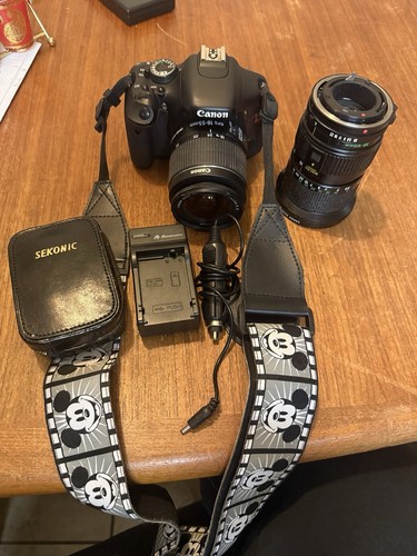 Kit fotocamera reflex digitale